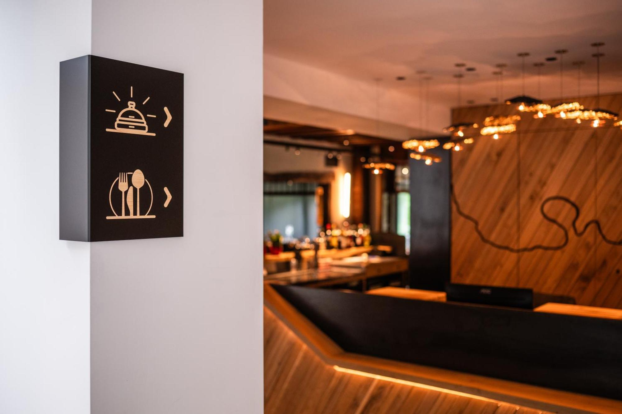 Hostellerie La Claire Fontaine, Logis Hotels & Spa La-Roche-en-Ardenne Εξωτερικό φωτογραφία